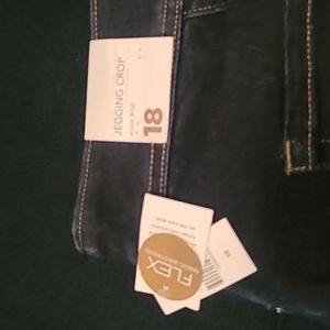 18WCrop cut jeans, dark wash